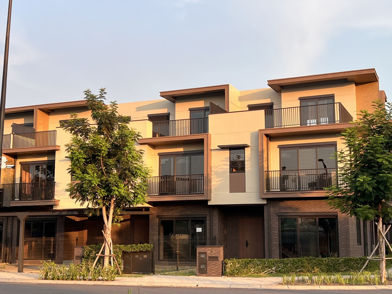 Nha Pho Dep Izumi City Thang 6 2024